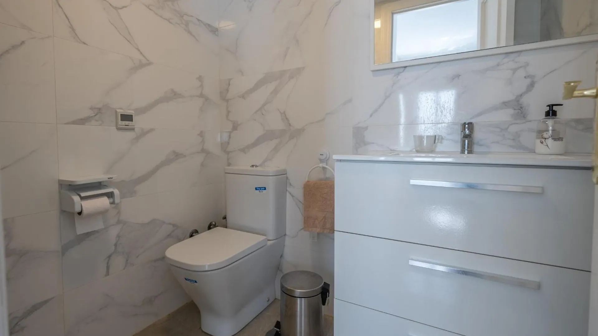 Condo 50M From Los Boliches Beach In פואנגירולה דירה