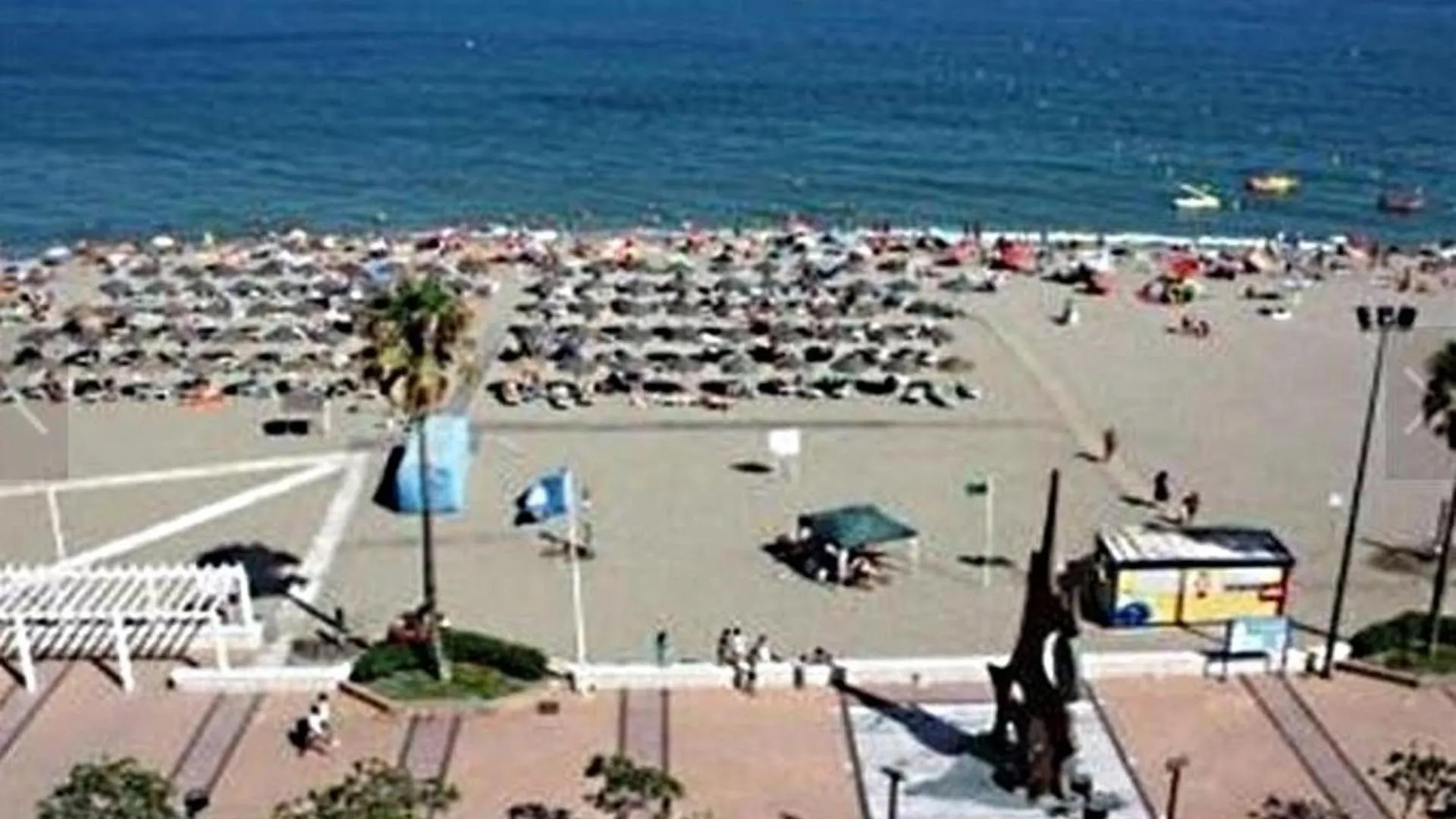 Condo 50M From Los Boliches Beach In פואנגירולה דירה